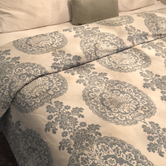 Pottery Barn King Duvet Cover - Picture 2 of 6